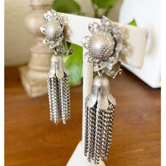 Vintage Rare Unique Sunflower Chain Tassel Dangle Clip Earrings Silver Metal - Picture 7 of 10